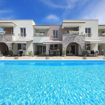 Apartments Punta Privlaka  Exterior photo